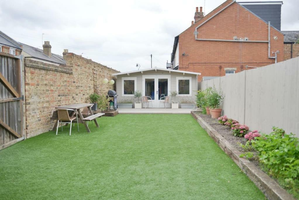 Summer House Hotel Thames Ditton Exterior foto